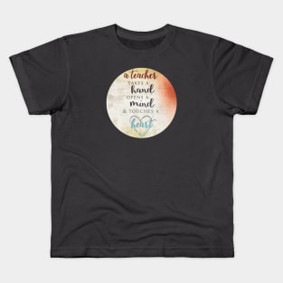 teacher heart in vintage art Kids T-Shirt